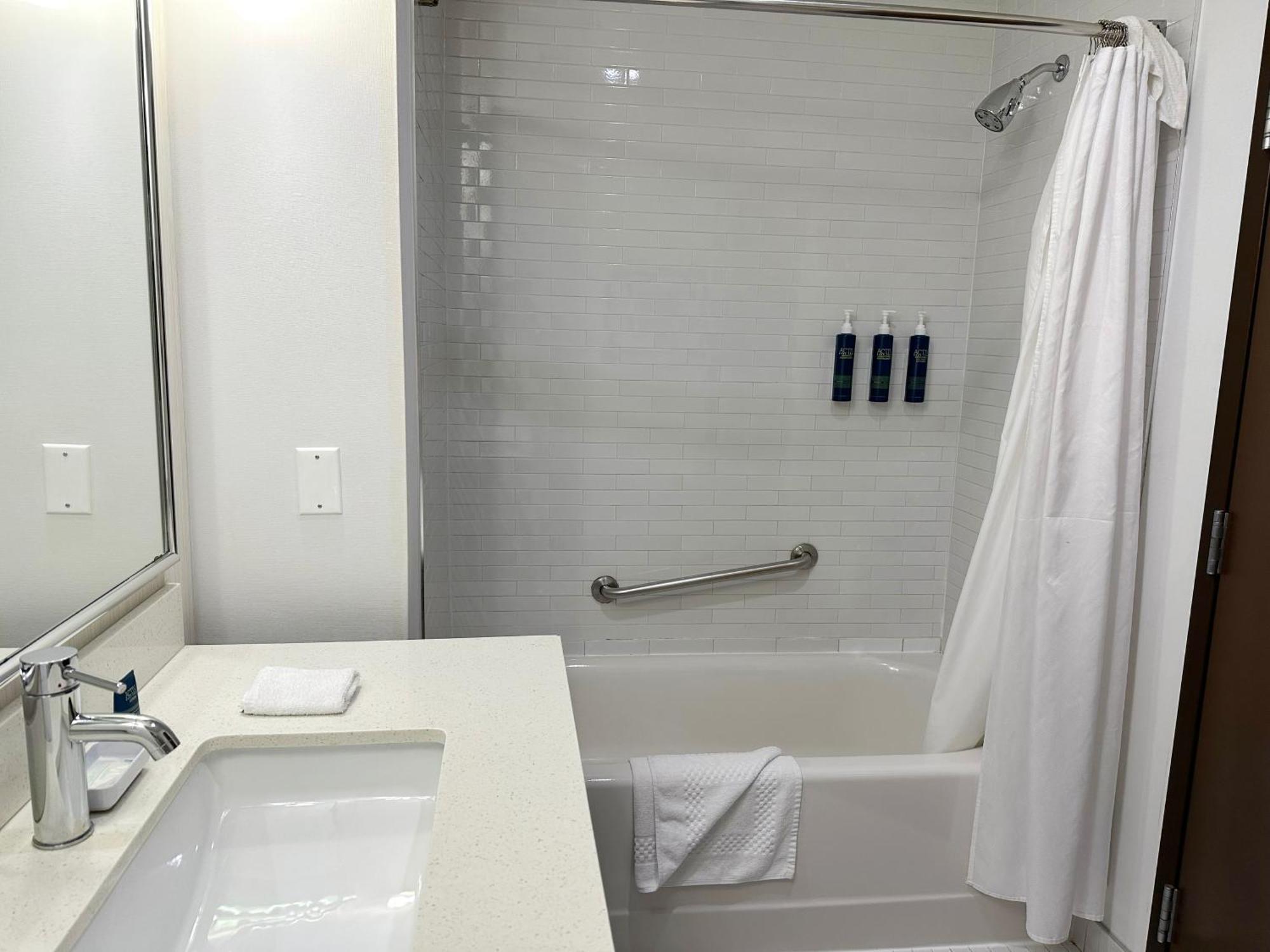 โฟรพอยต์ บาย เชอราตัน เอดมอนตัน เกตเวย์ Hotel เอดมันตัน ภายนอก รูปภาพ